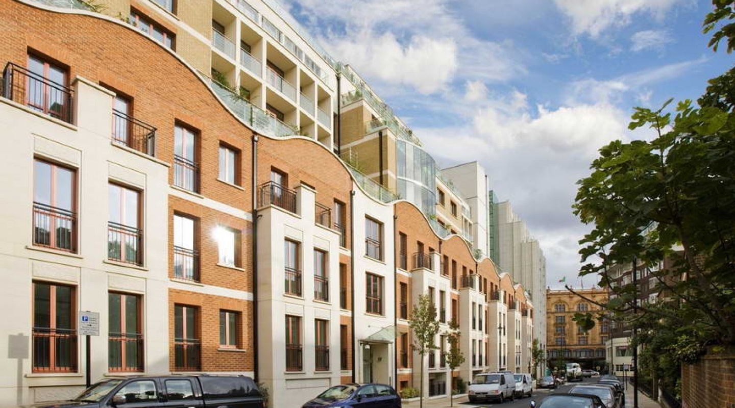 10 Lancelot Place