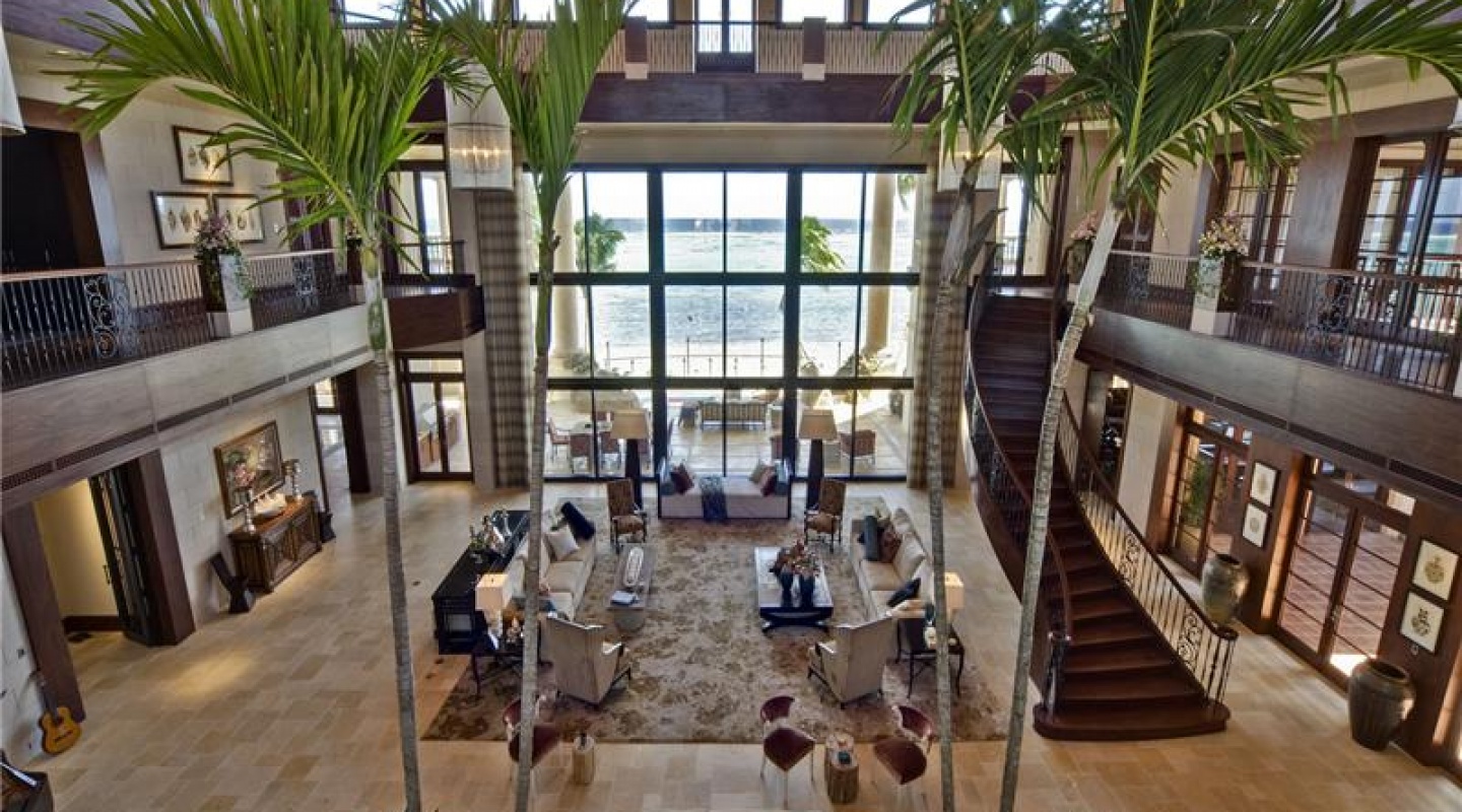 Castillo Caribe, Grand Cayman