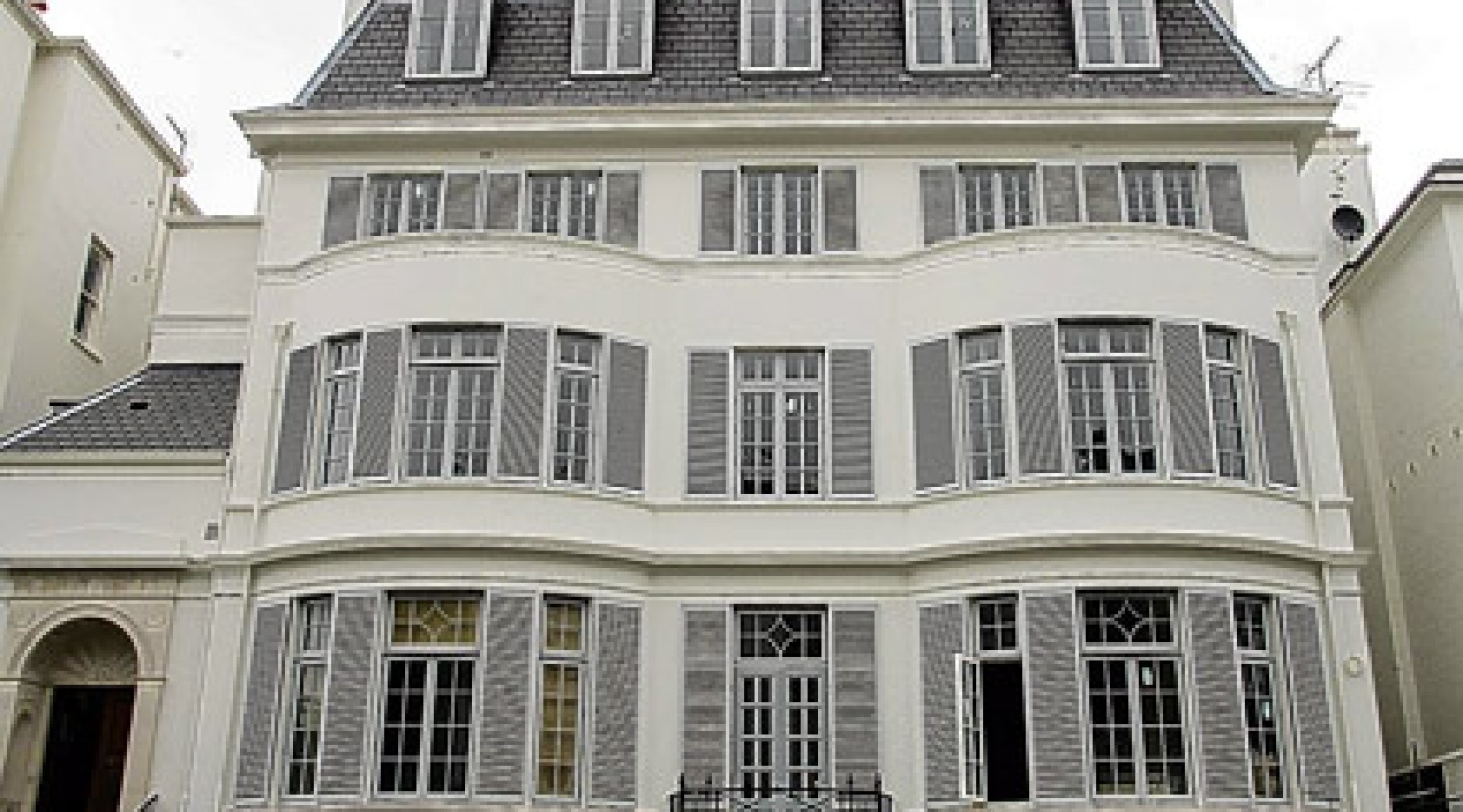 Elena Franchuk's Victorian Villa