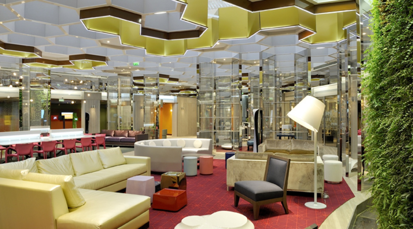 BNP Paribas '2 Opera' branch in Paris