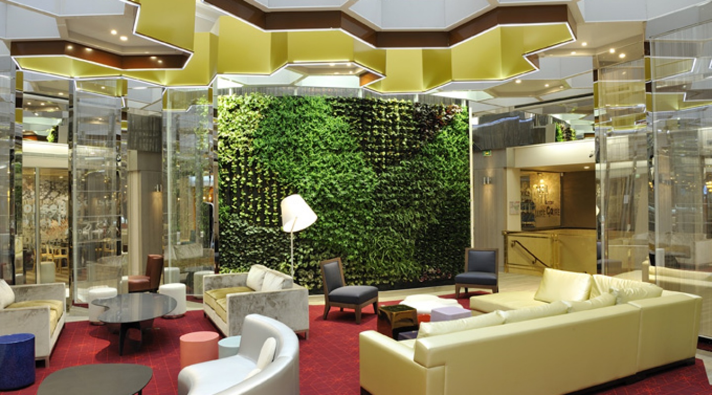 BNP Paribas '2 Opera' branch in Paris