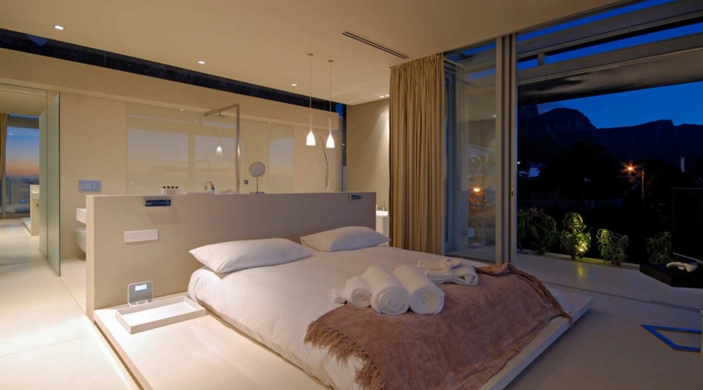 First Cresent-Villa-in-Camps-Bay-South-Africa-by-SAOTA