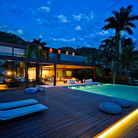 Laranjeiras-Residence-in-Brazil