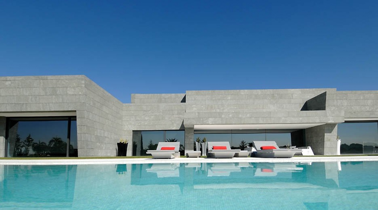 house by a cero in madrid spain 2