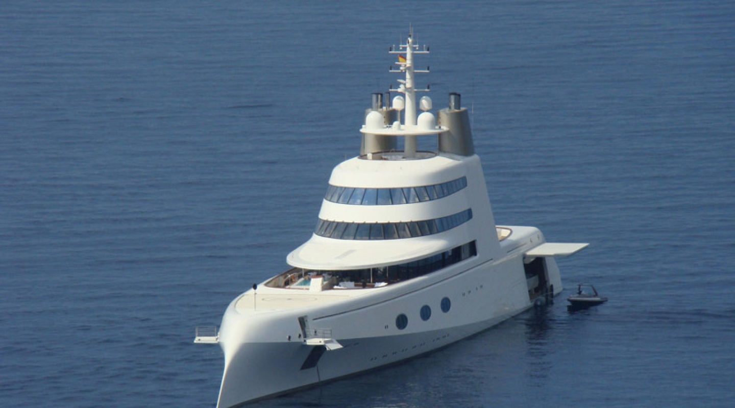 phillipe stark mega yacht a 7