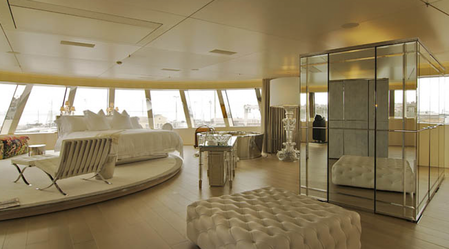 phillipe stark mega yacht a 9