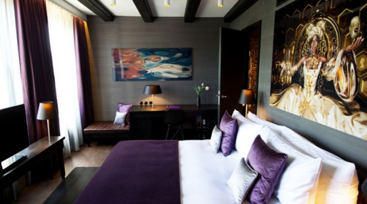 canal house in amsterdam 2