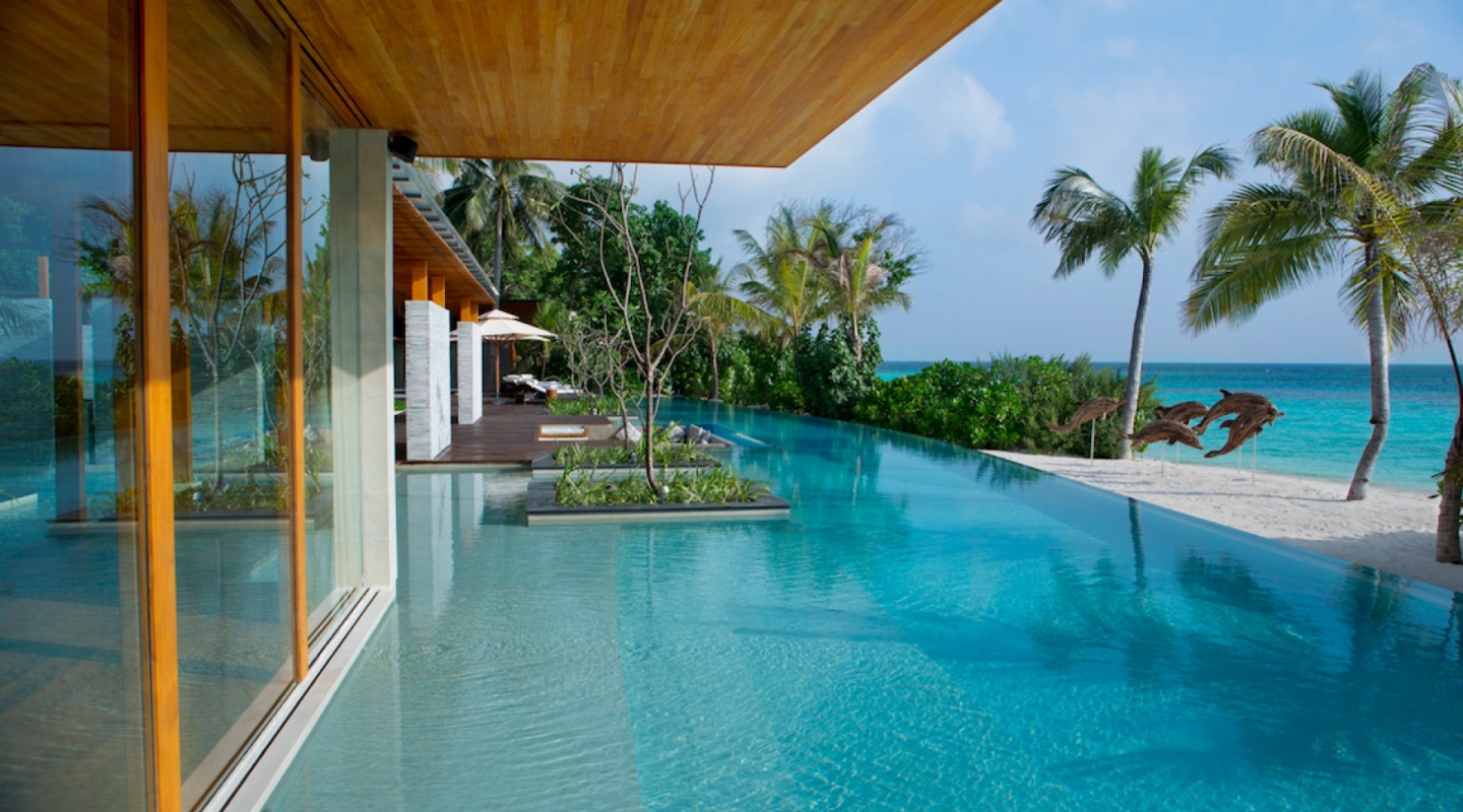 12 coco prive private island